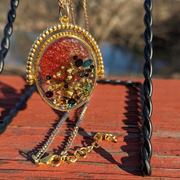 Red Spinner Necklace Sparkly Handmade Resin Jewels Jewelry Unique OOAK Fidget - Picture 5 of 14